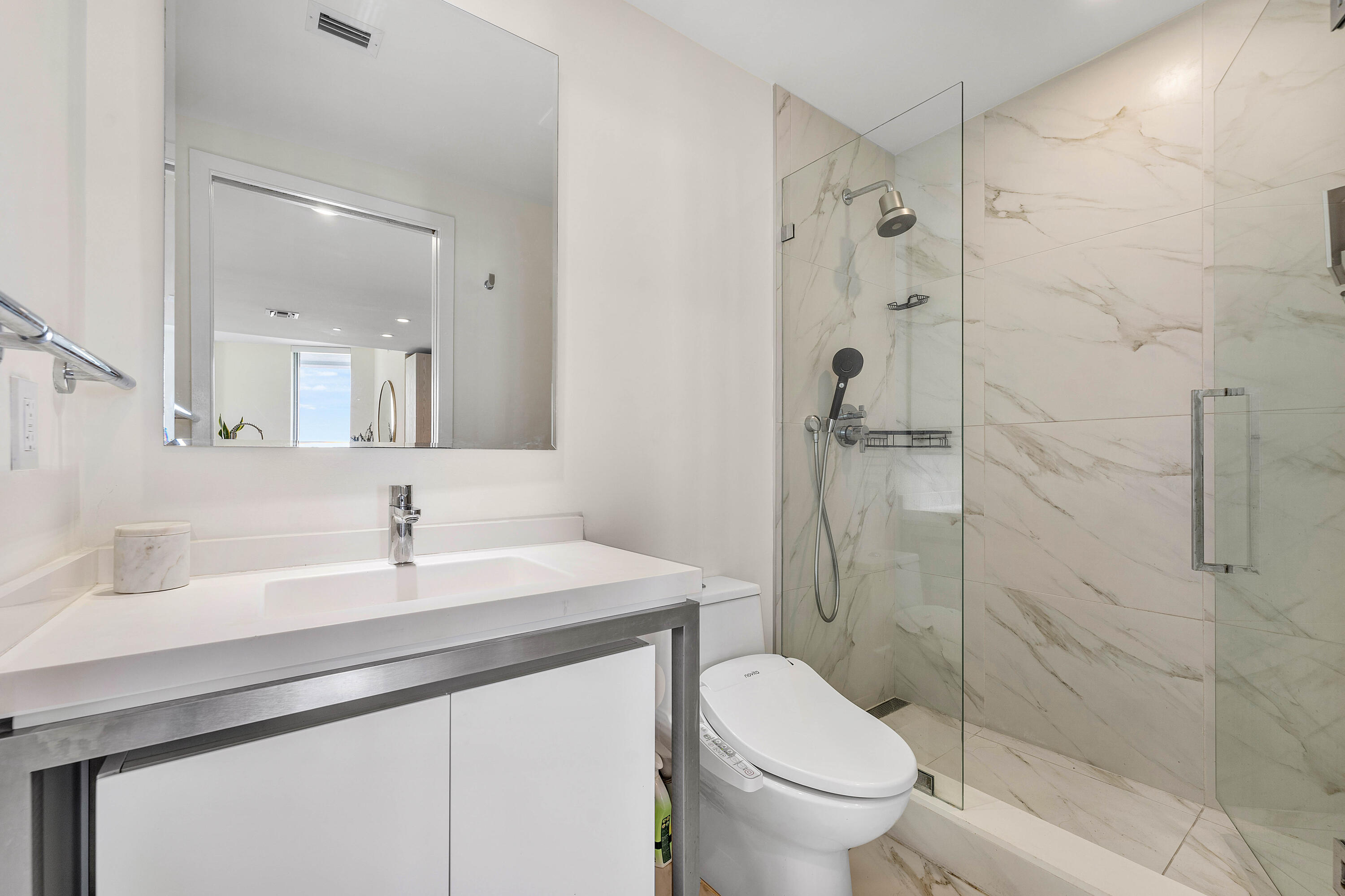 METROPICA NORTH TOWER ONE - Residential