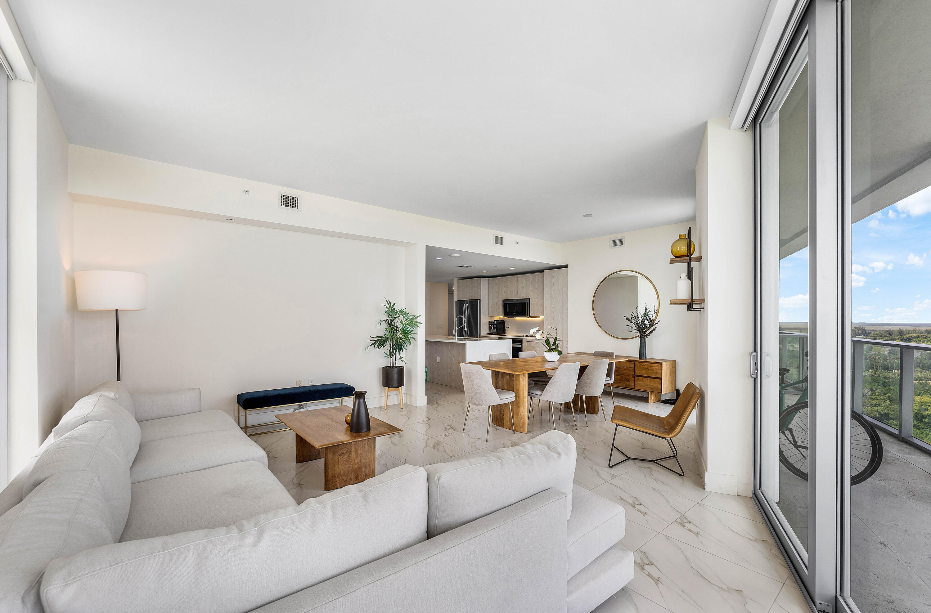 METROPICA NORTH TOWER ONE - Residential