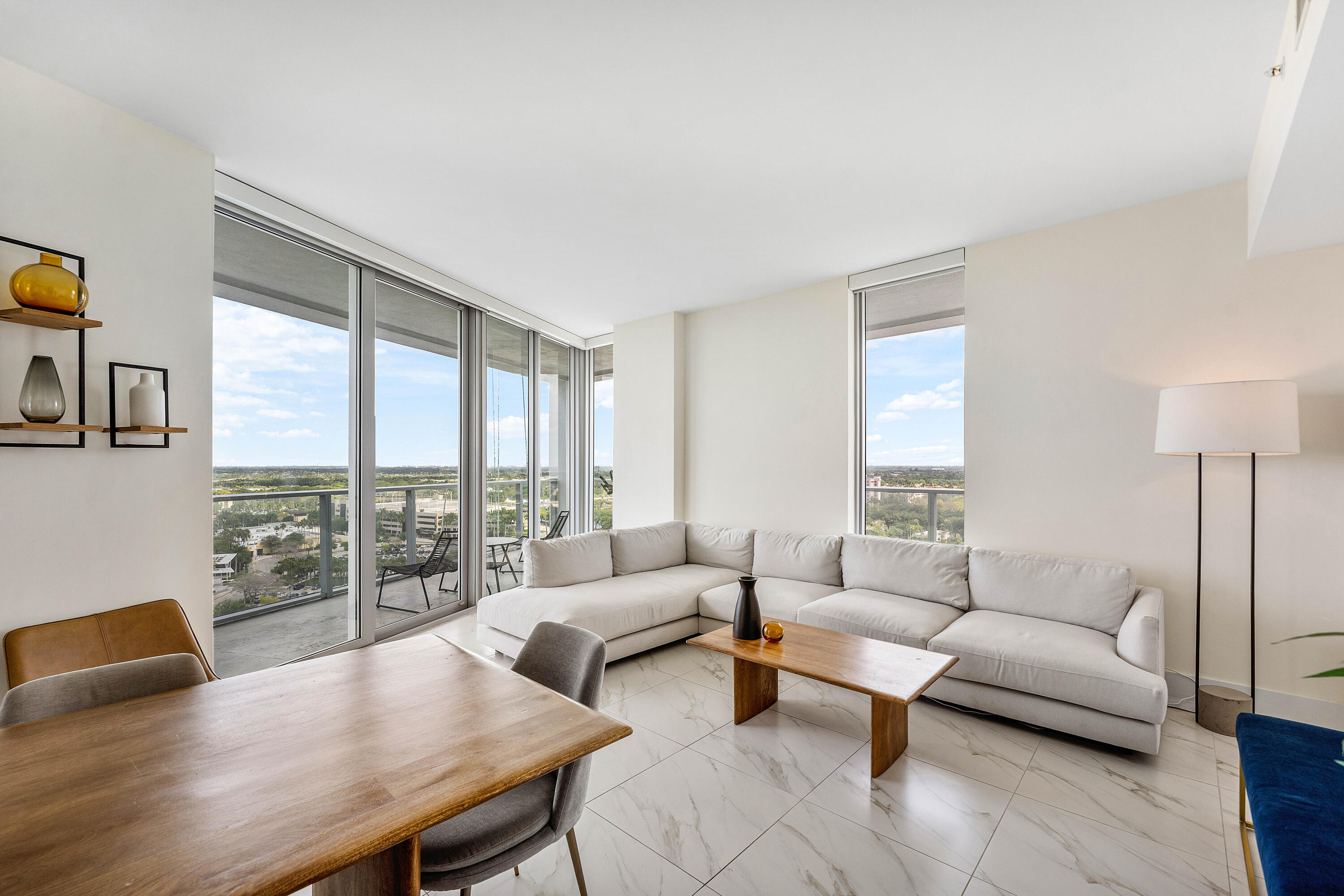 METROPICA NORTH TOWER ONE - Residential