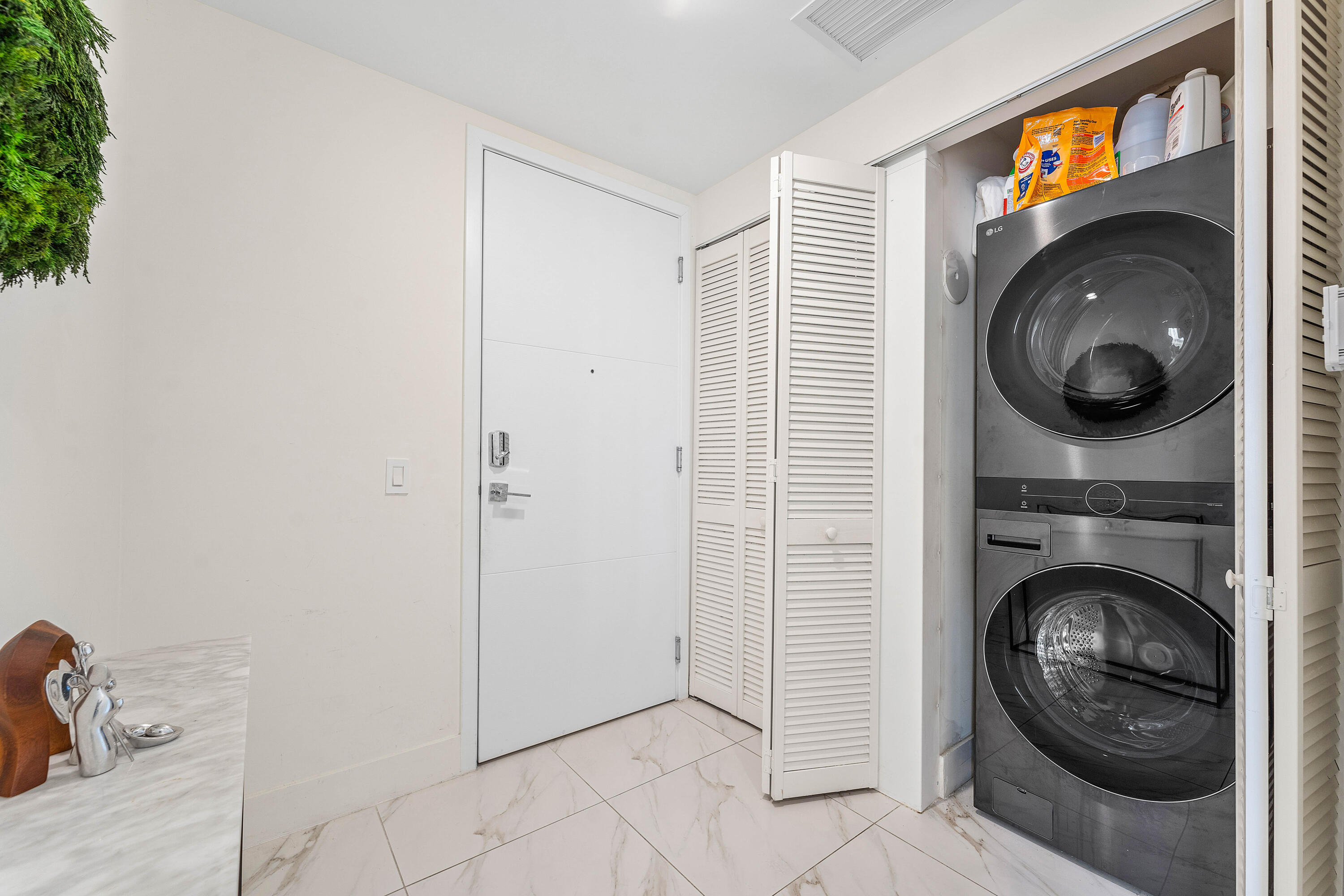 METROPICA NORTH TOWER ONE - Residential