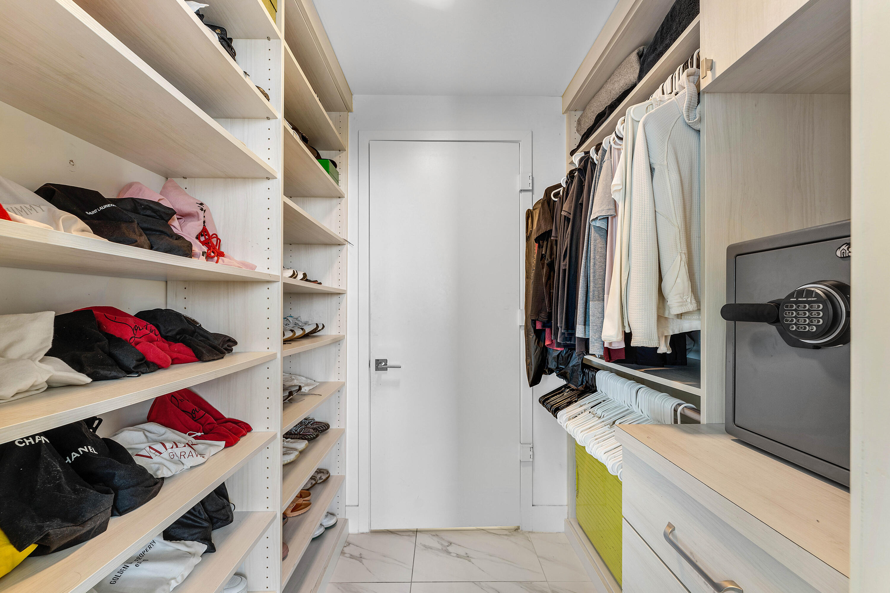 METROPICA NORTH TOWER ONE - Residential