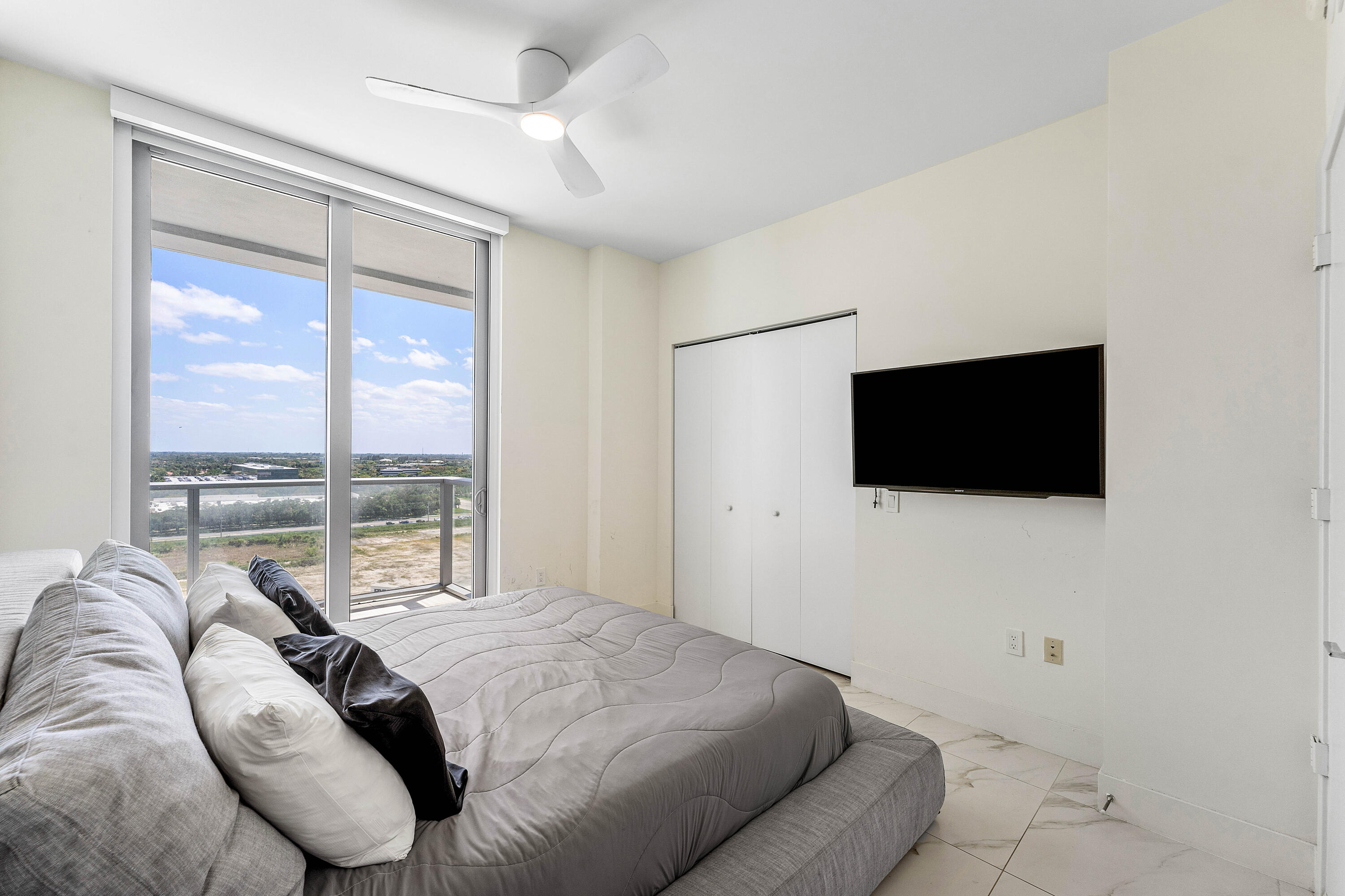 METROPICA NORTH TOWER ONE - Residential