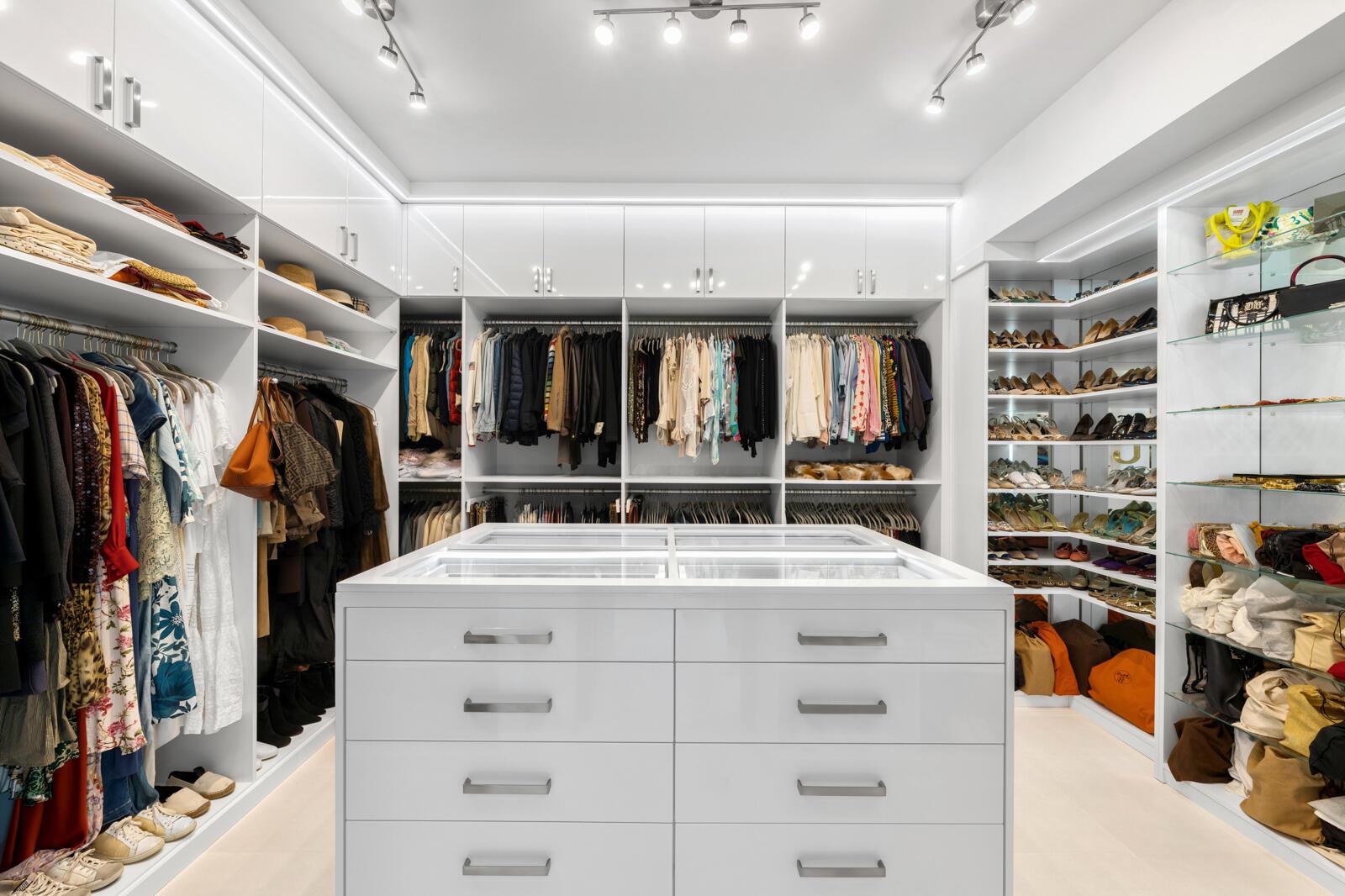 ROYAL PALM YACHT & COUNTR - Residential