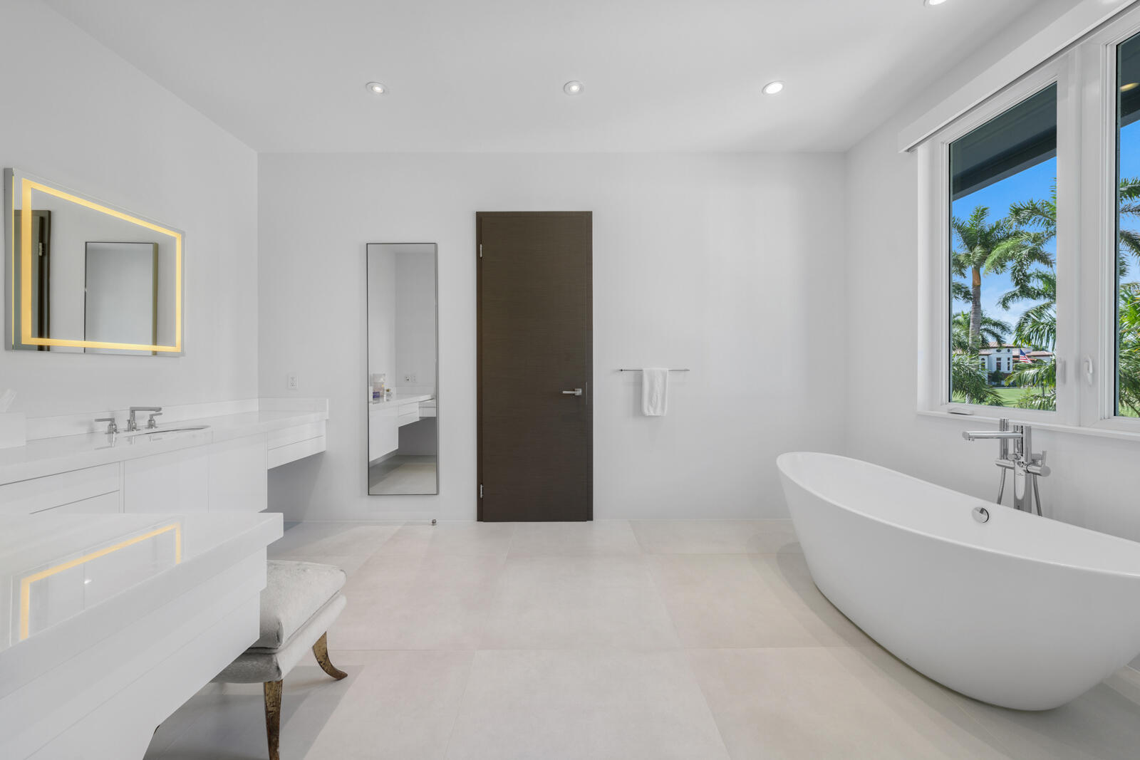 ROYAL PALM YACHT & COUNTRY CLUB - Residential