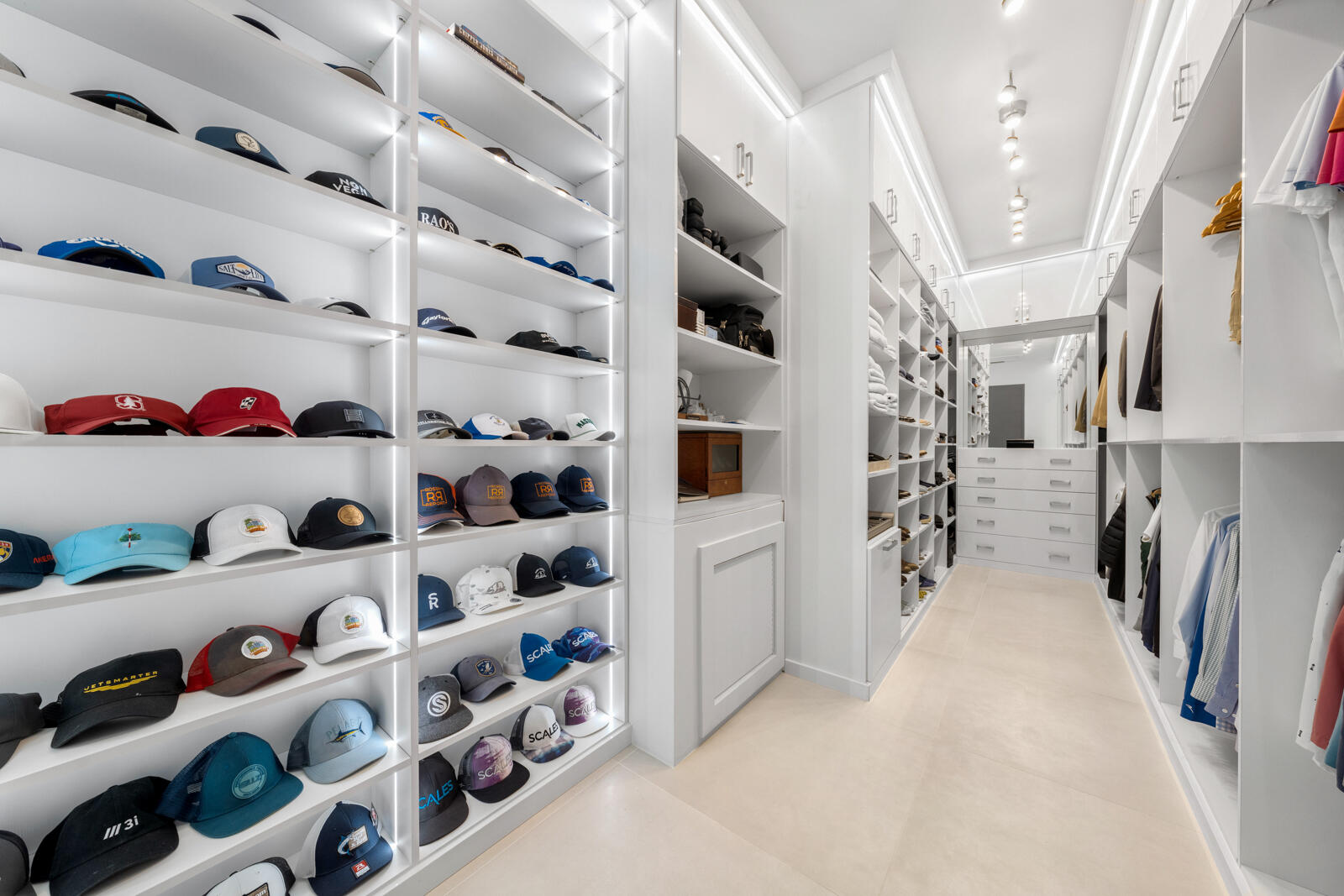 ROYAL PALM YACHT & COUNTRY CLUB - Residential