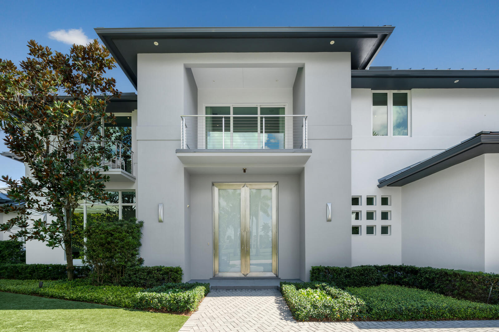 ROYAL PALM YACHT & COUNTRY CLUB - Residential