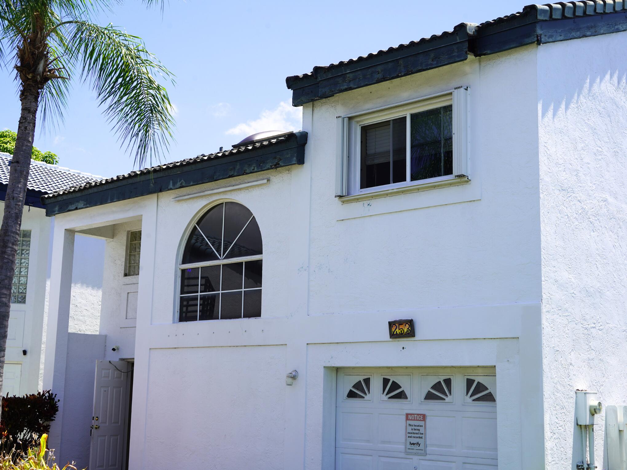 253 NE 211th Terrace