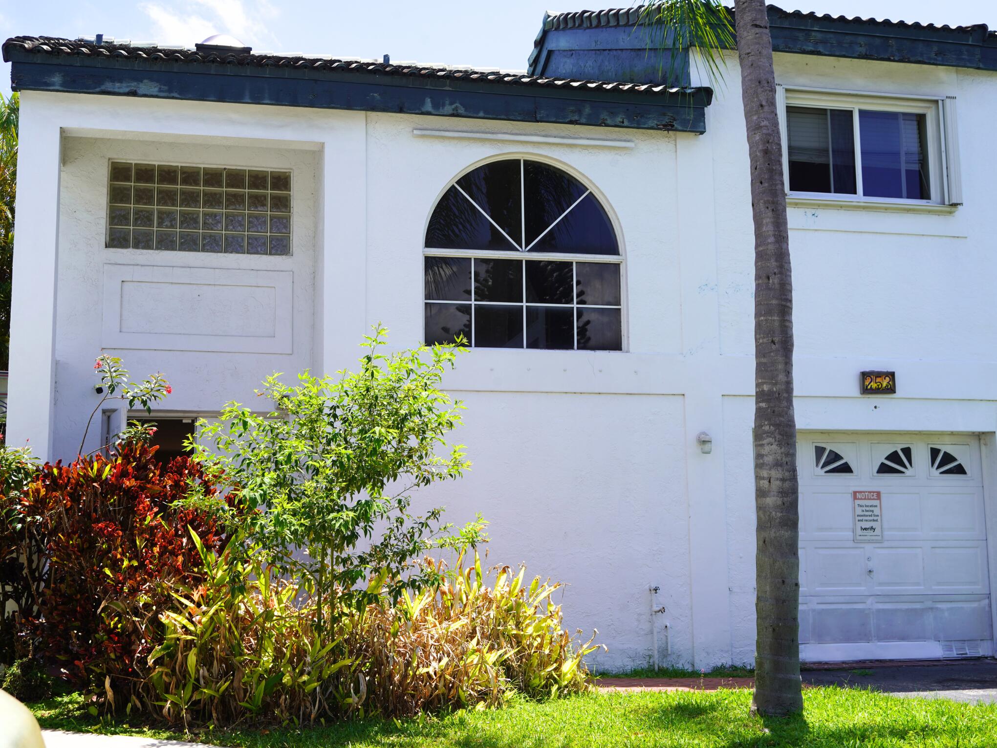 253 NE 211th Terrace