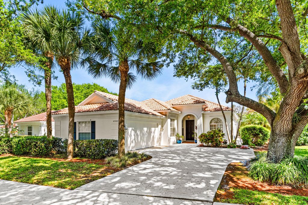 Photo of 4983 Garden Drive, Delray Beach, FL 33445 (MLS # B26027507)