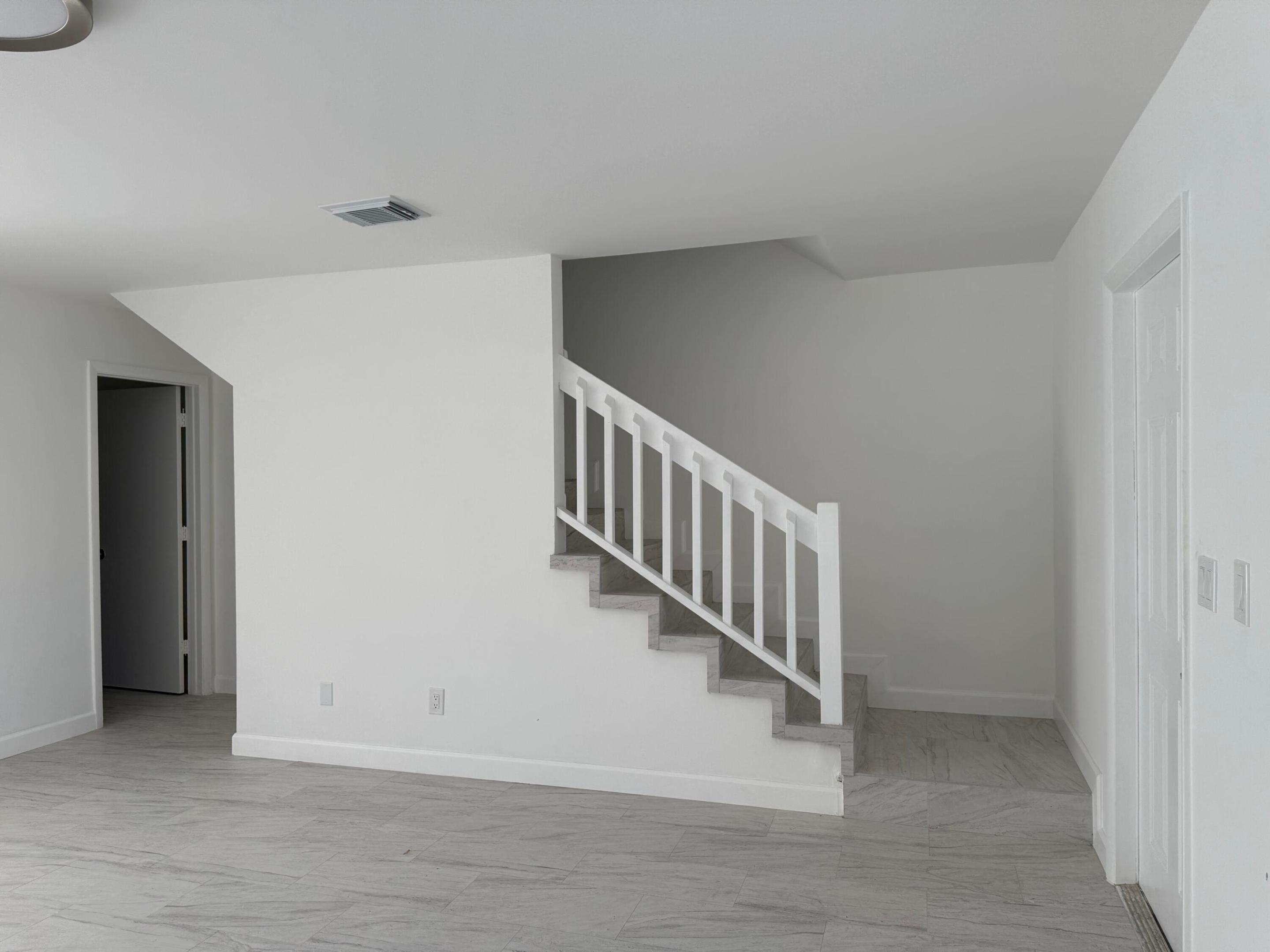 CANALAKE - Residential Lease