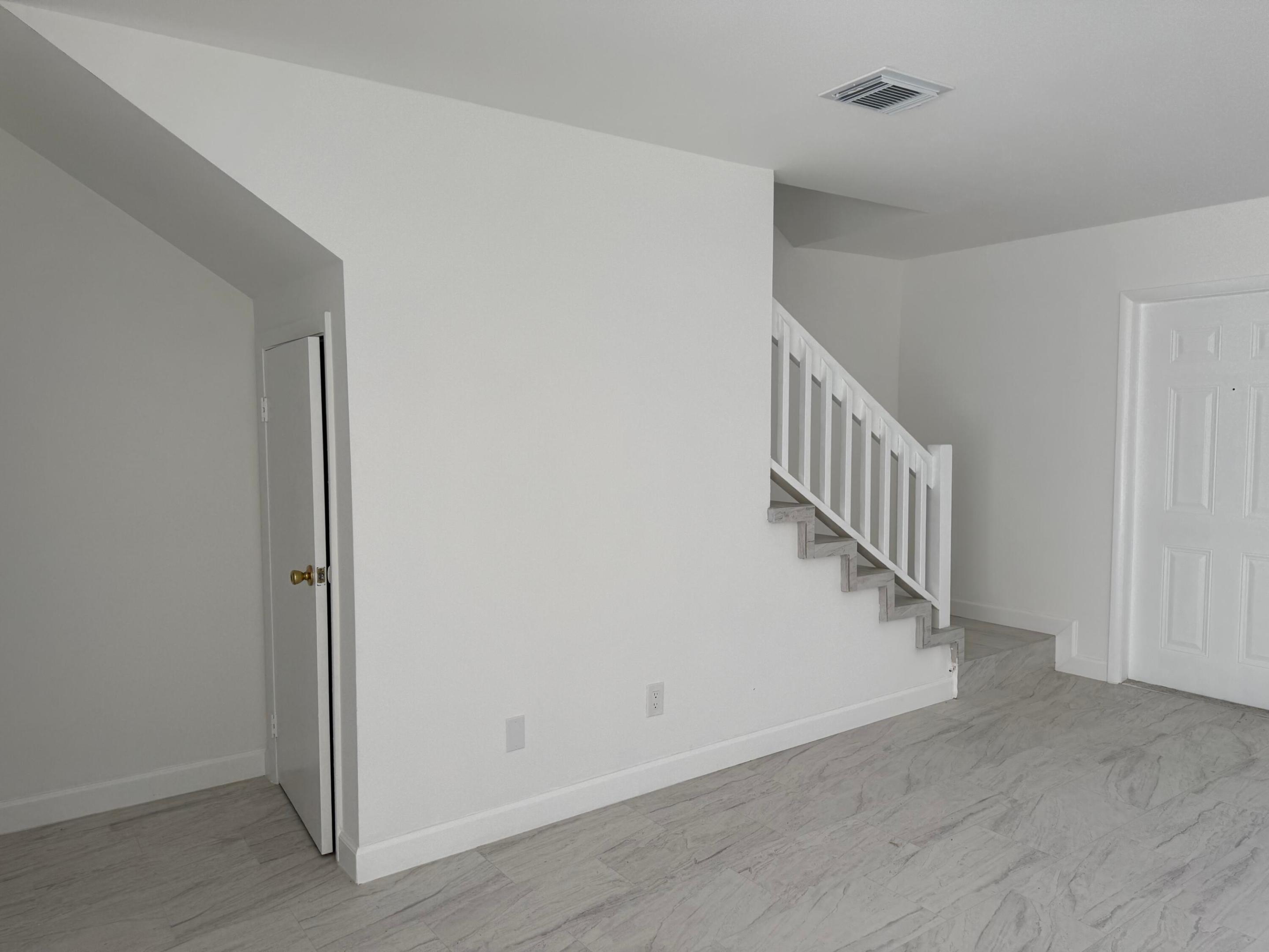 CANALAKE - Residential Lease