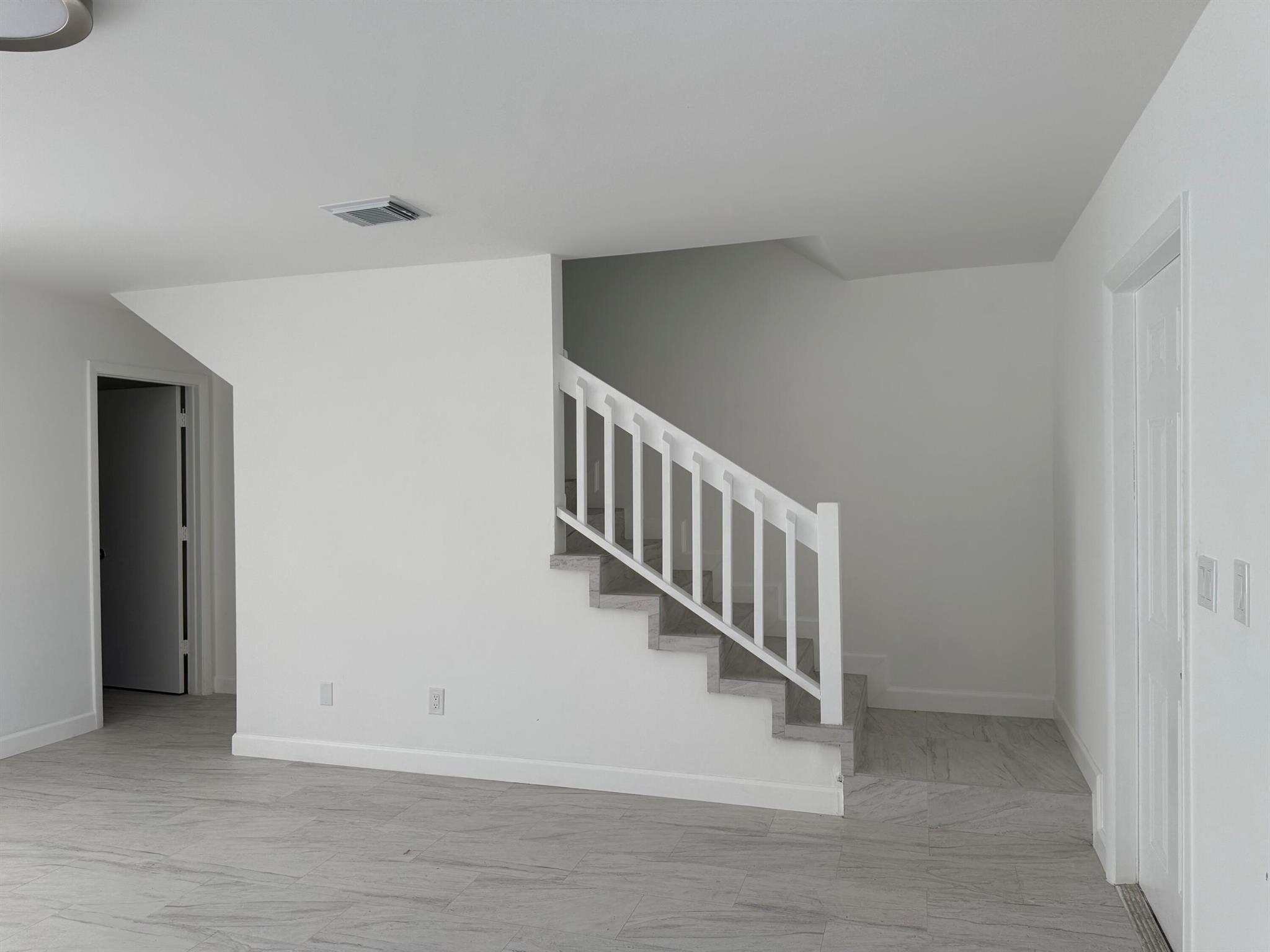 CANALAKE - Residential Lease