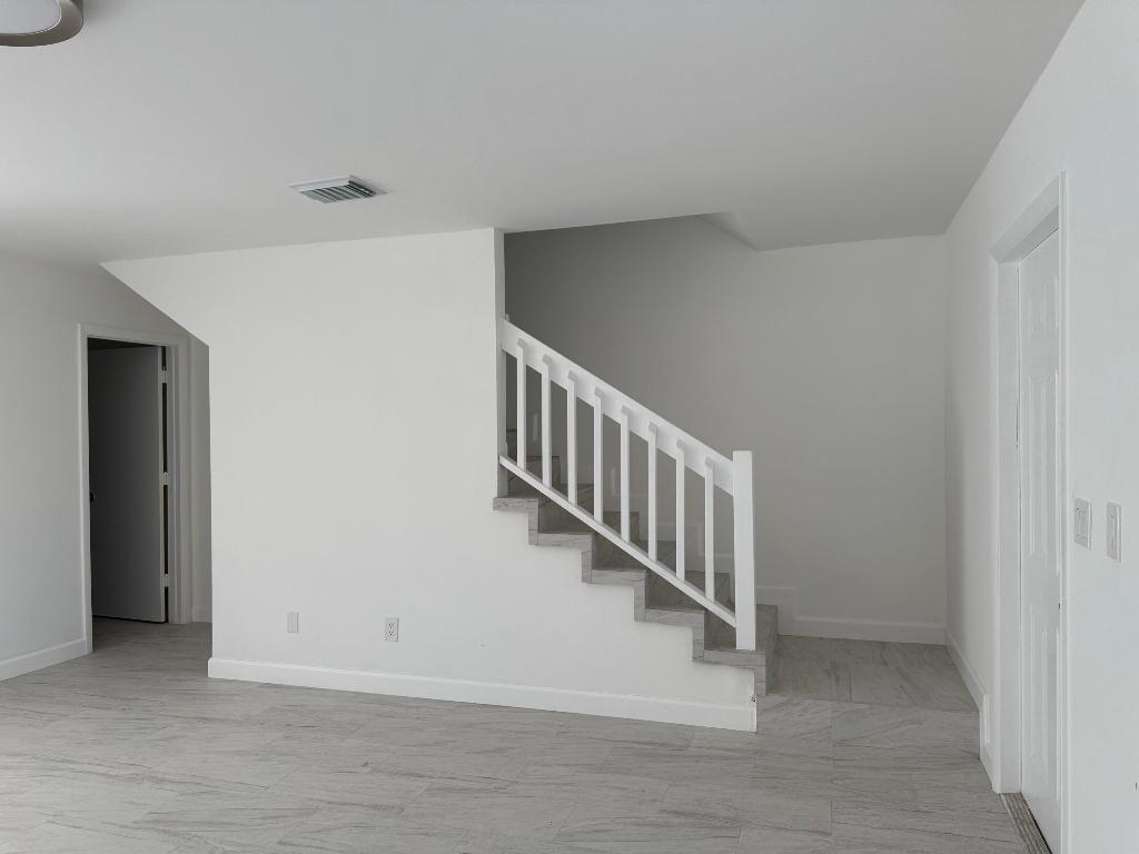 CANALAKE - Residential Lease