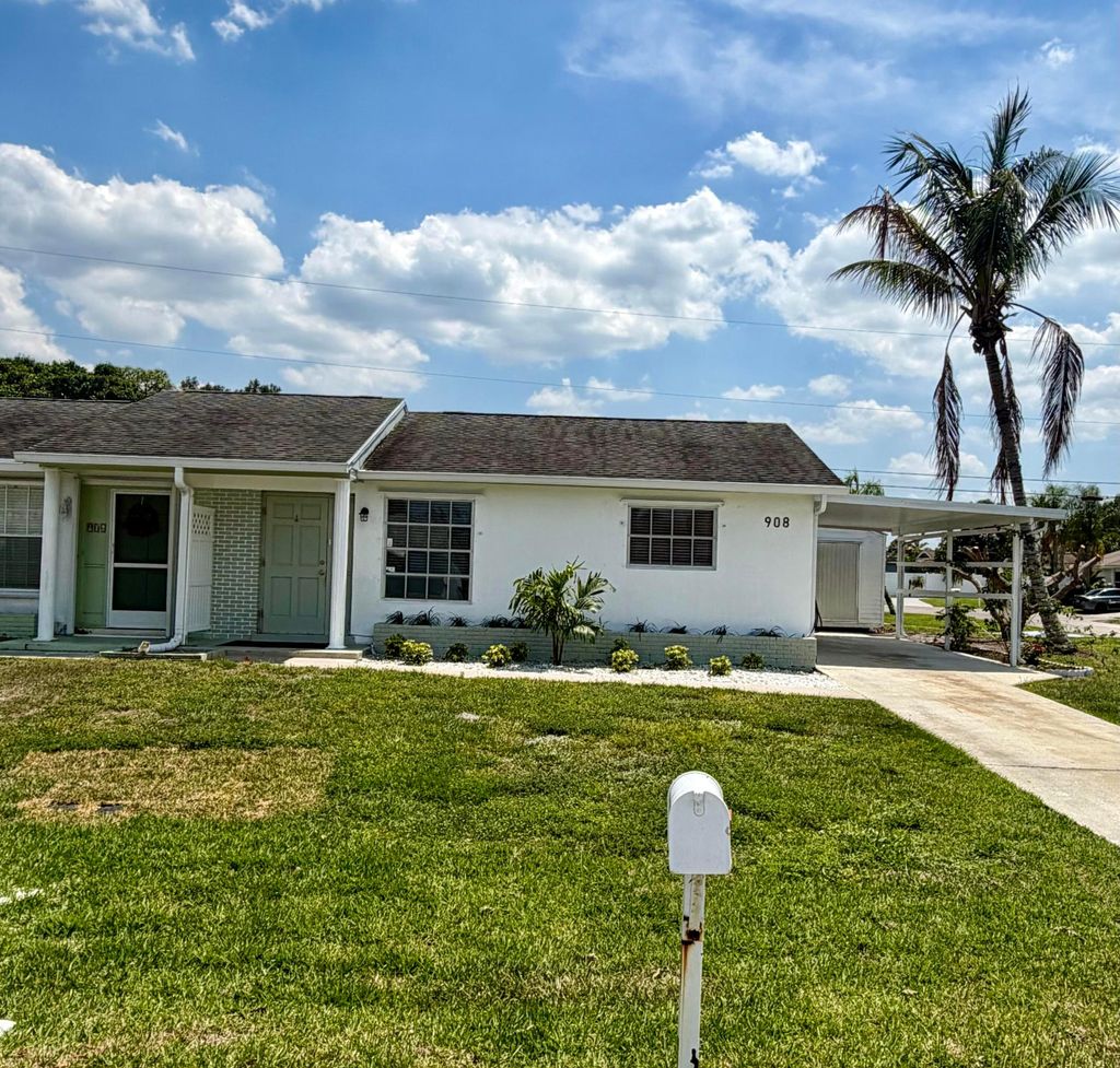 Photo of 908 Anglers Way, Jupiter, FL 33458 (MLS # B26022410)