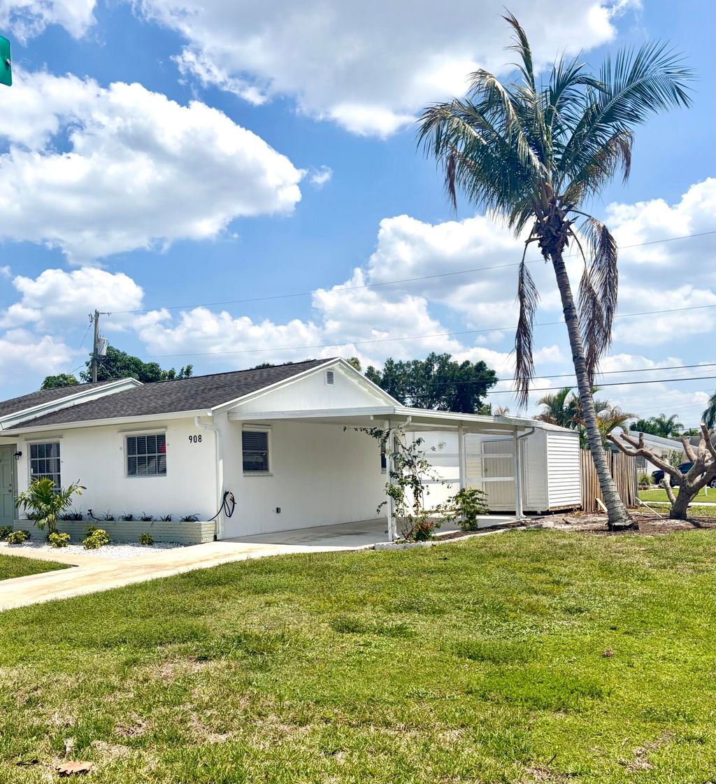 Photo of 908 Anglers Way, Jupiter, FL 33458 (MLS # B26022410)
