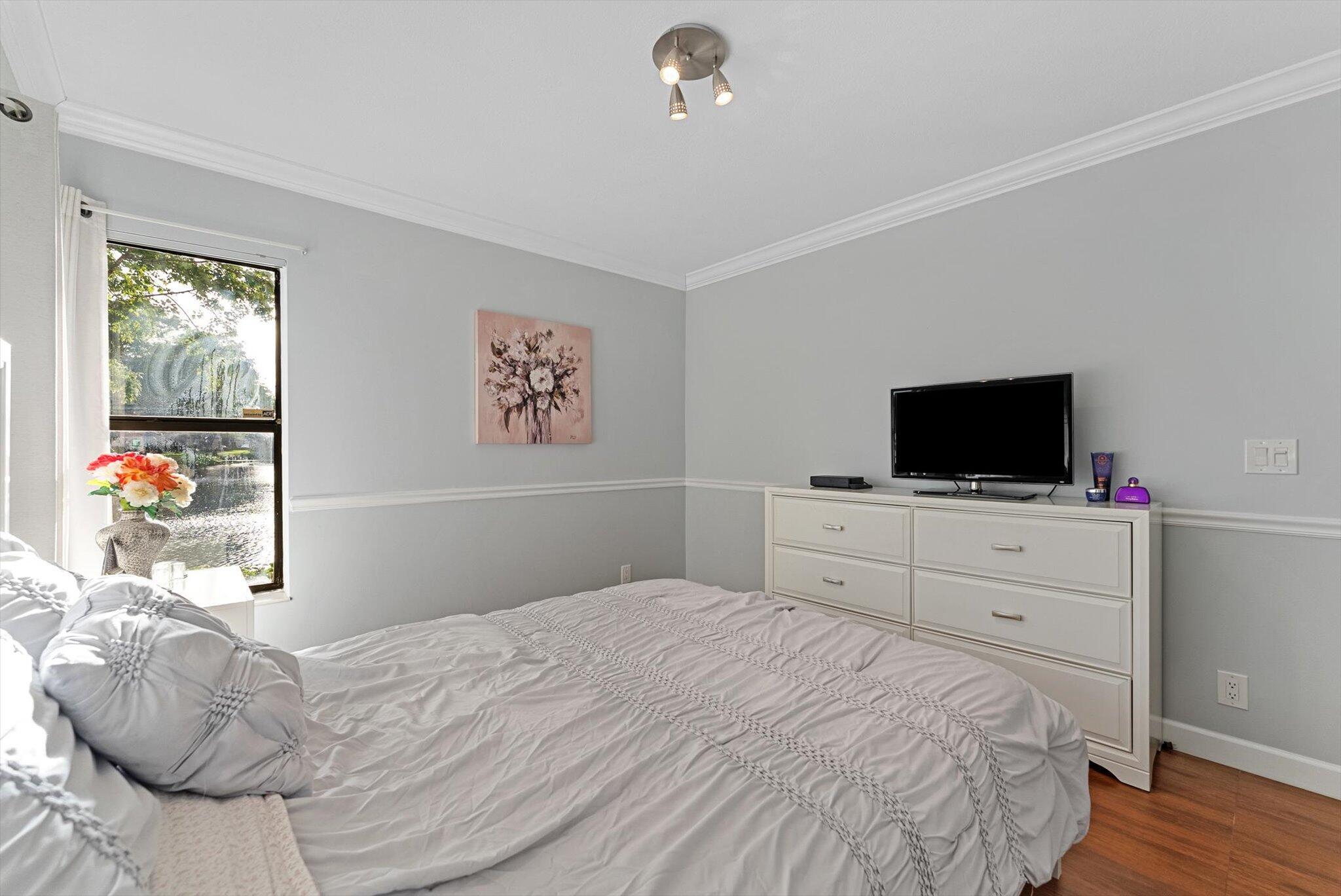 APPLEWOOD VILLAGE IV-D CONDO - Residential