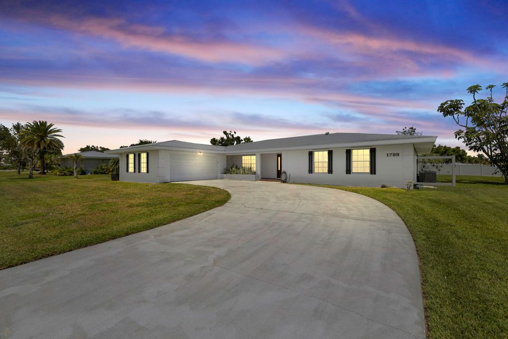 Photo of 1799 SE Westmoreland Boulevard, Port Saint Lucie, FL 34952 (MLS # R11081249)