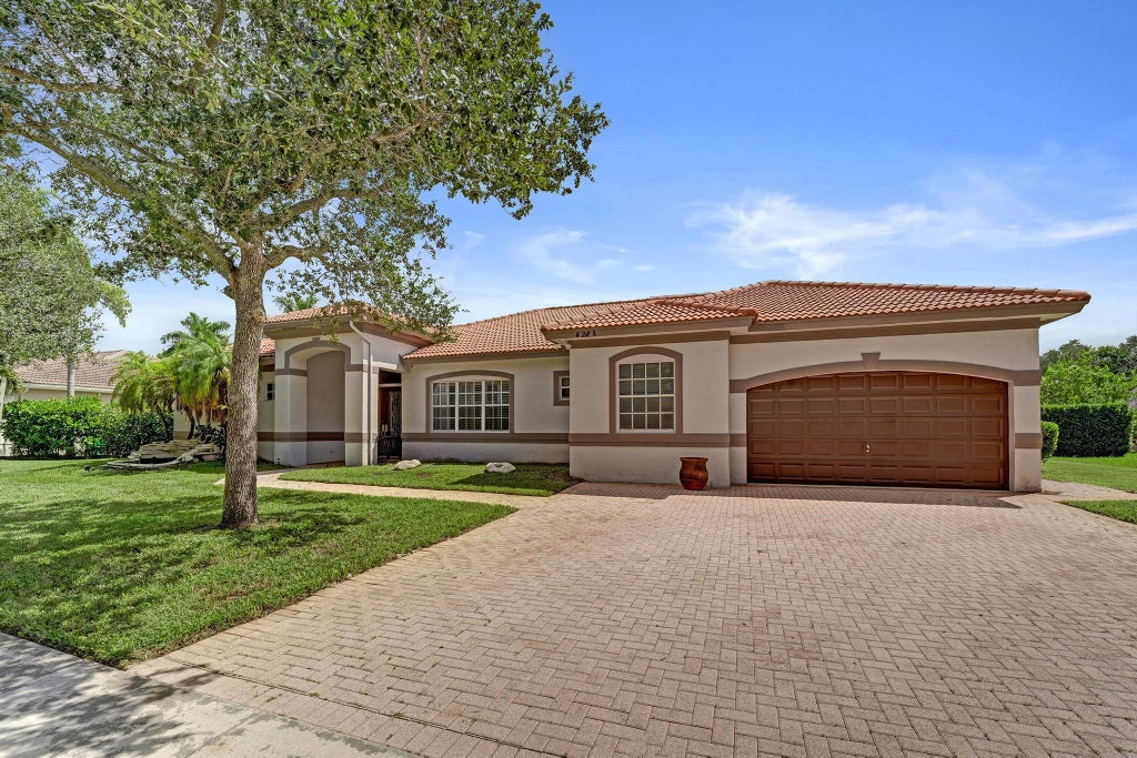 Photo of 4288 SW 138TH Avenue, Davie, FL 33330 (MLS # B26080392)