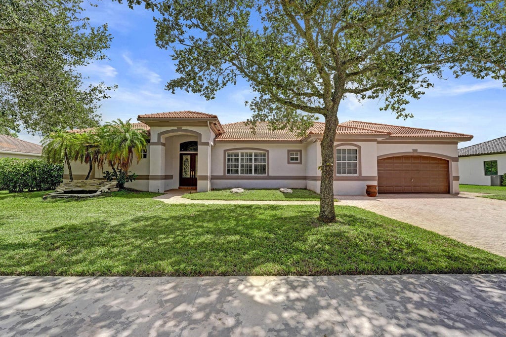 Photo of 4288 SW 138TH Avenue, Davie, FL 33330 (MLS # B26080392)