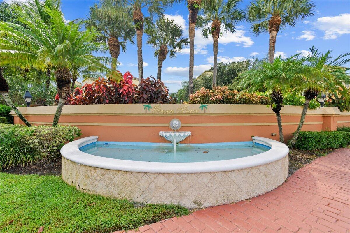 UNO LAGO - Residential Lease