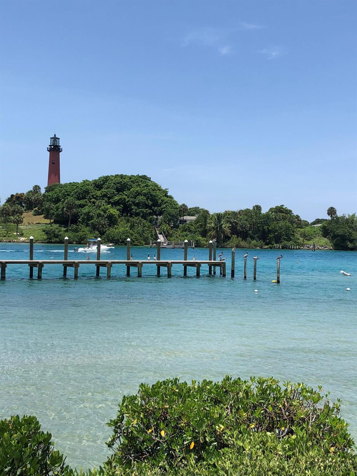 UNO LAGO - Residential Lease