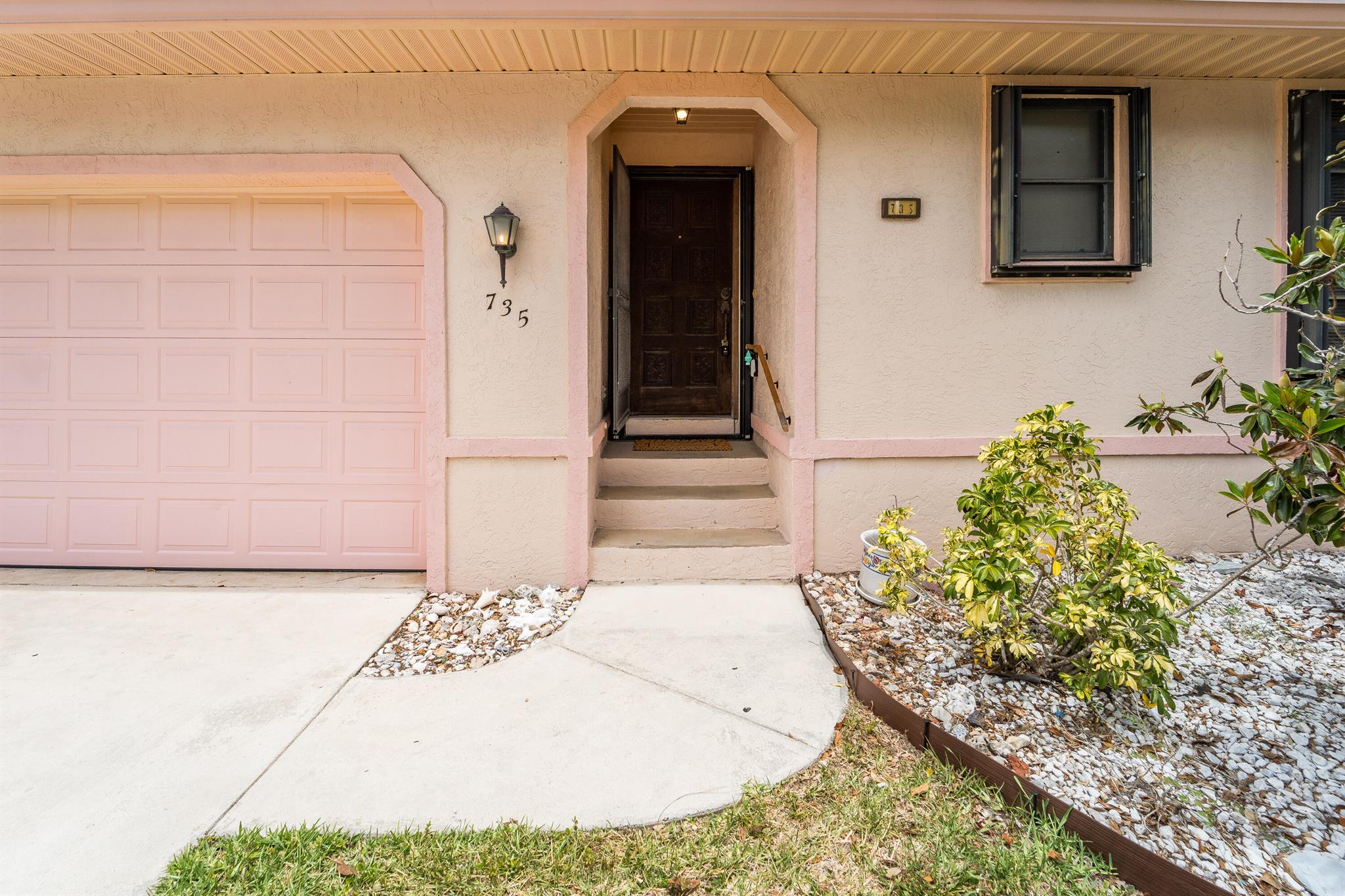 735 SW Salerno Road