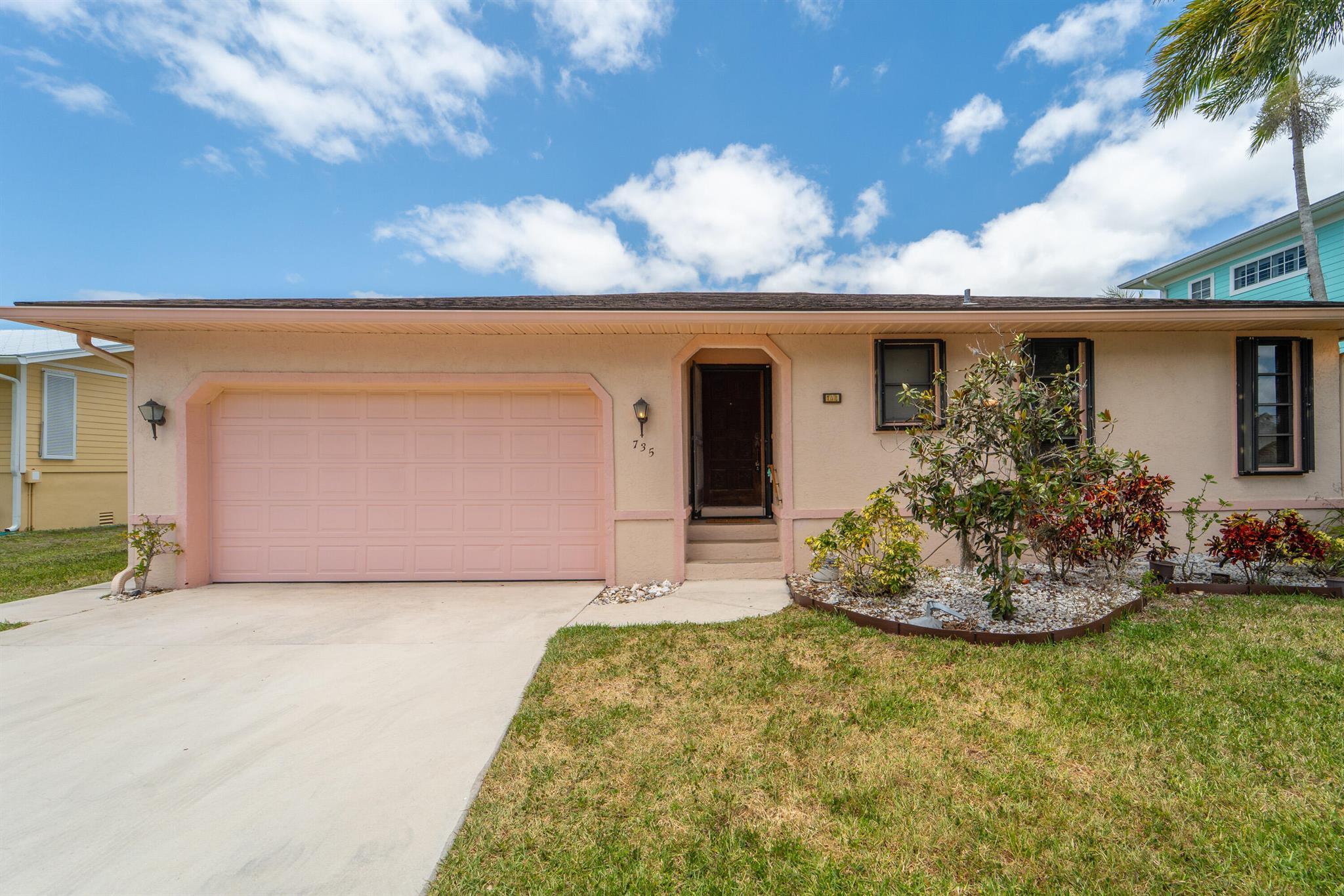 735 SW Salerno Road