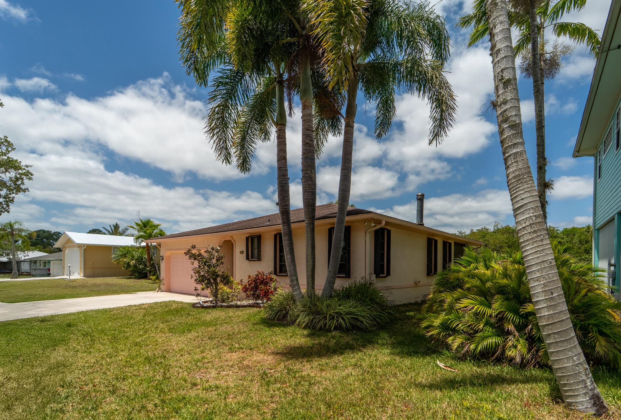 735 SW Salerno Road