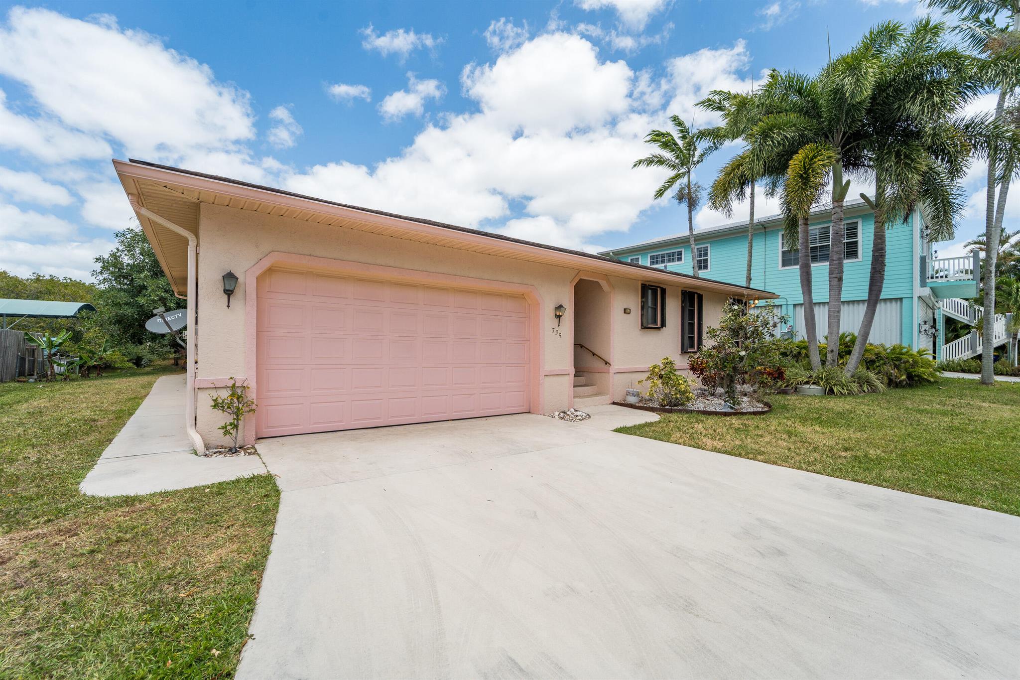 735 SW Salerno Road