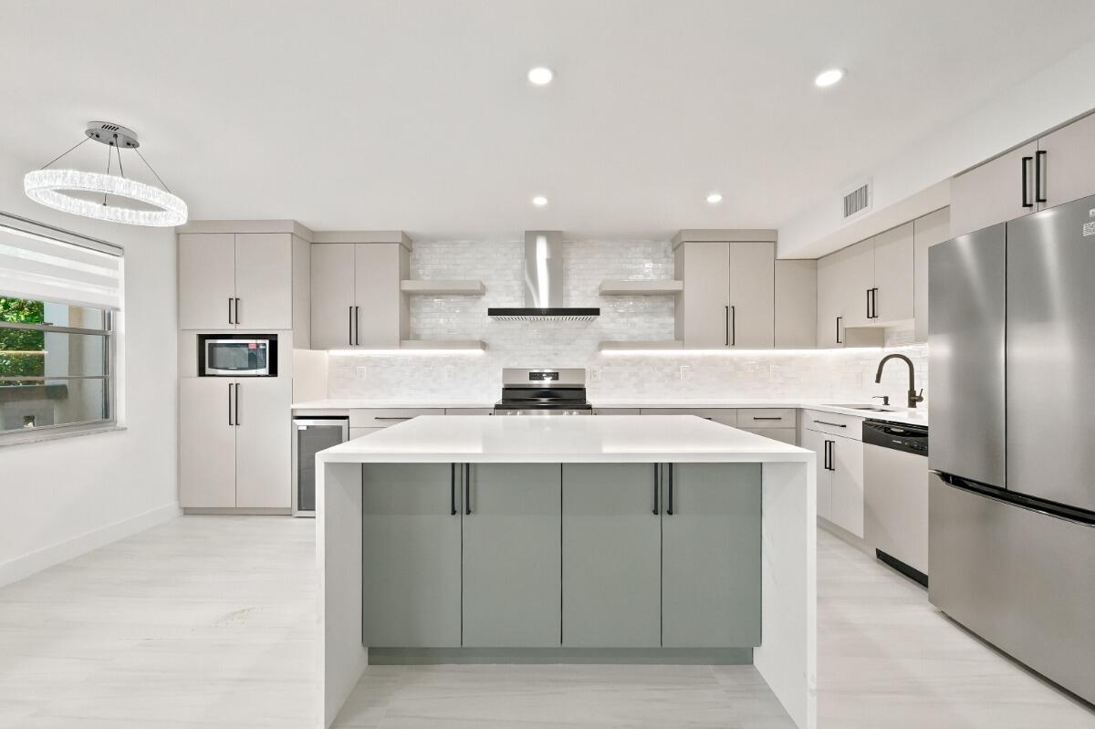 1805 Eleuthera Point B2, Coconut Creek FL 33066