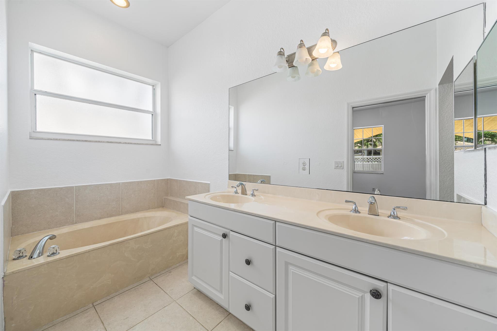 BOYNTON GARDENS - Residential