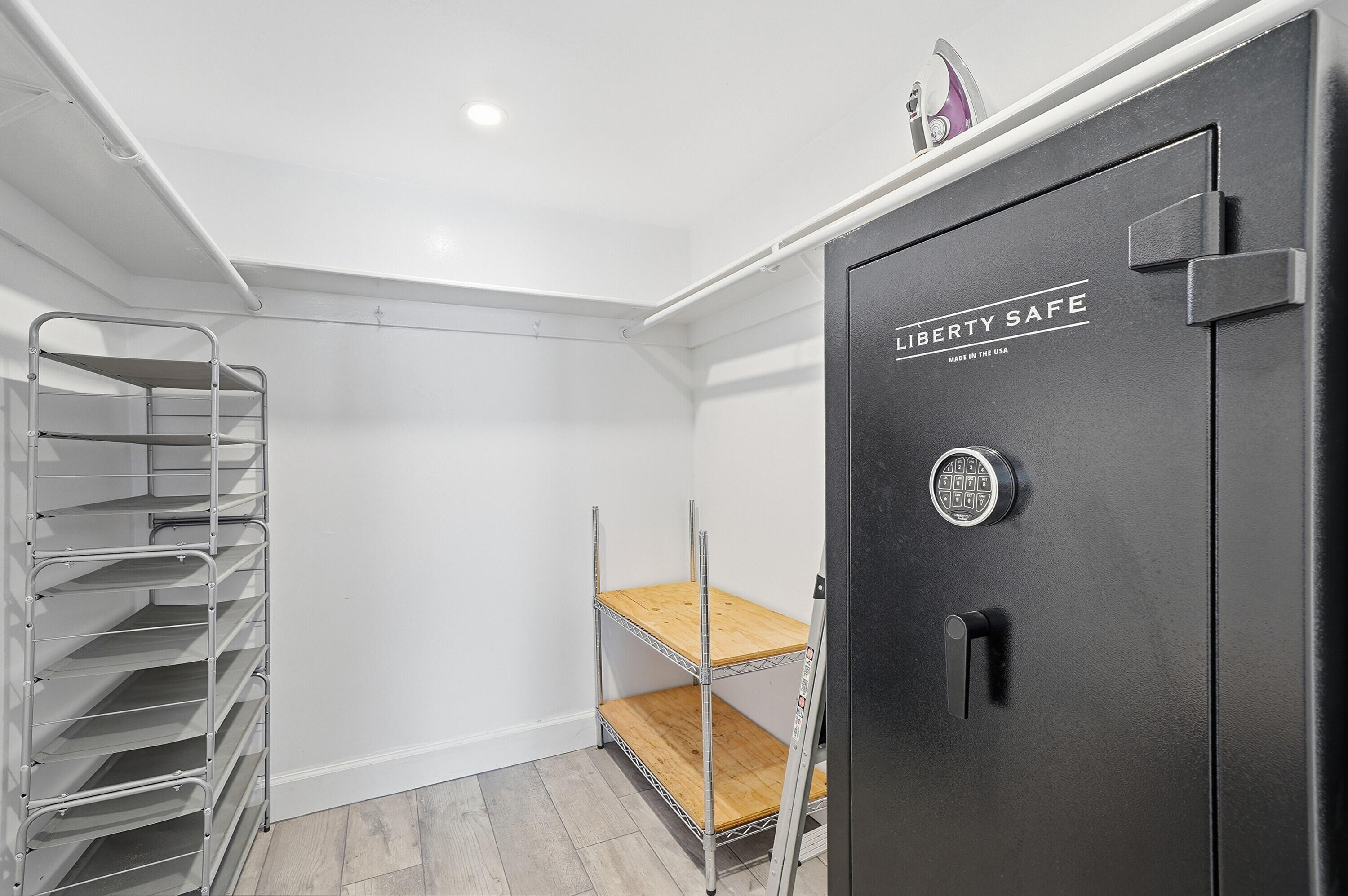 EDGEWATER BEACH TOWERS CONDO - Residential