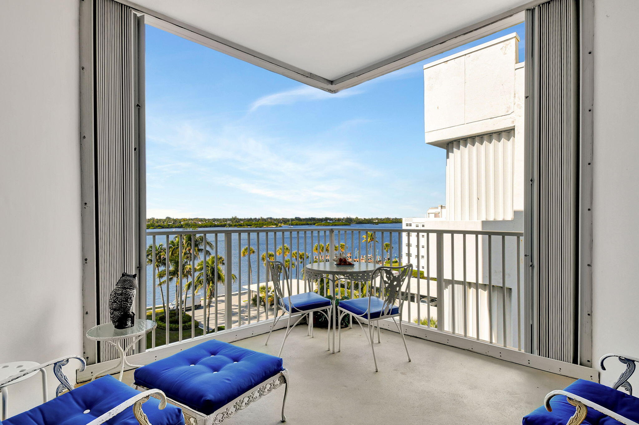 View photos, virtual tours, details... 2860 S Ocean Boulevard 602