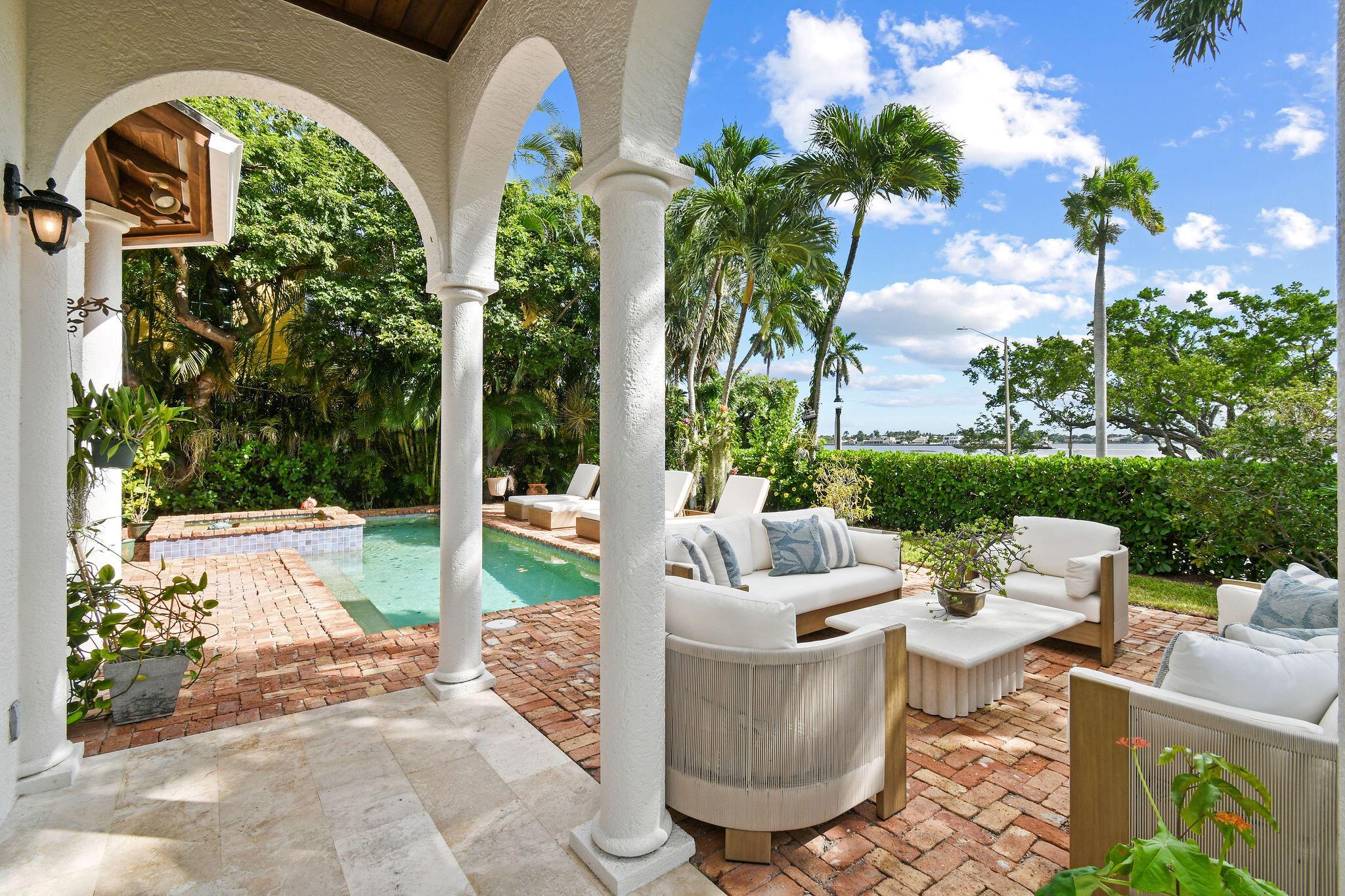 EL CID COURT - Residential