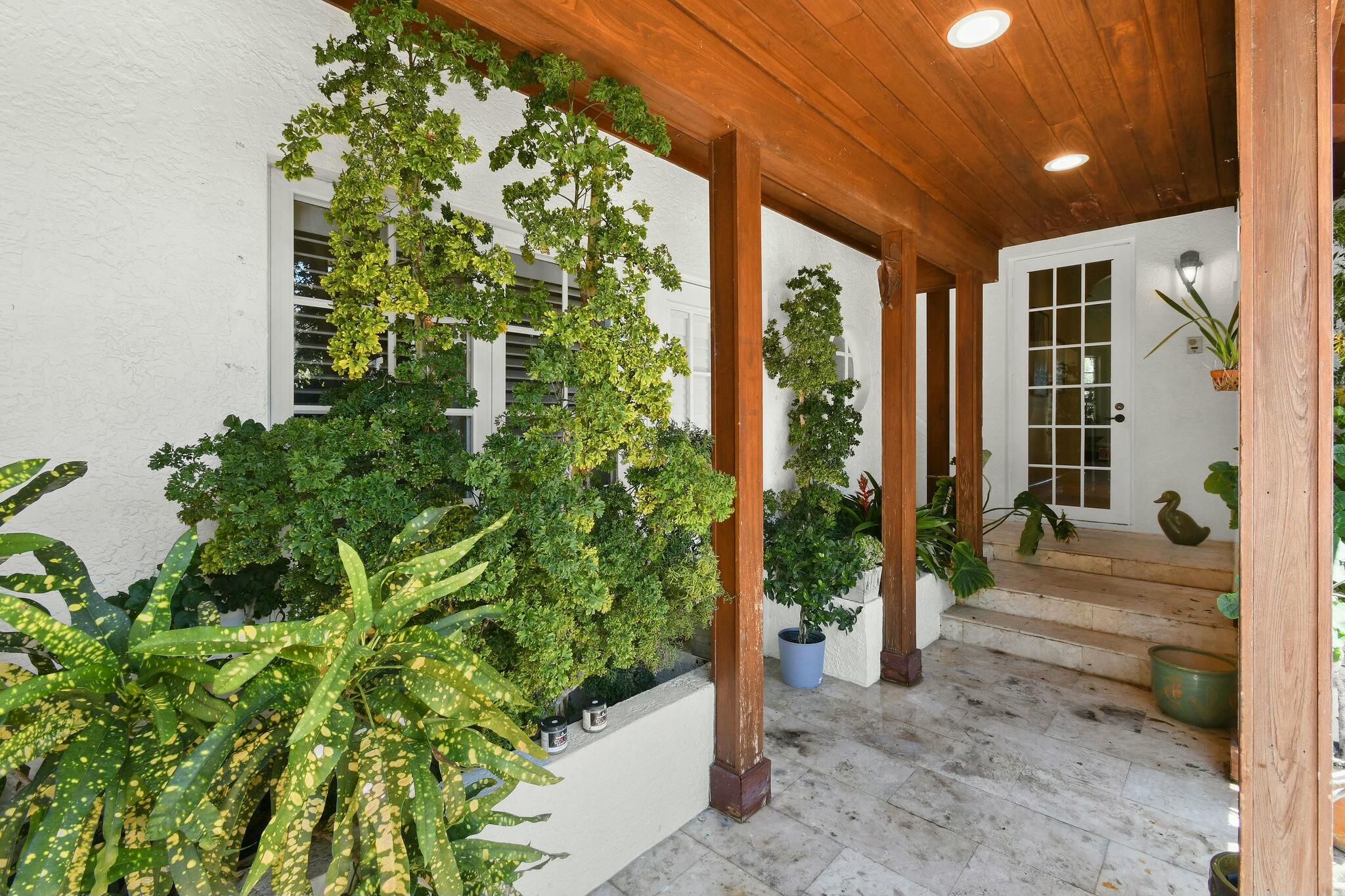 EL CID COURT - Residential