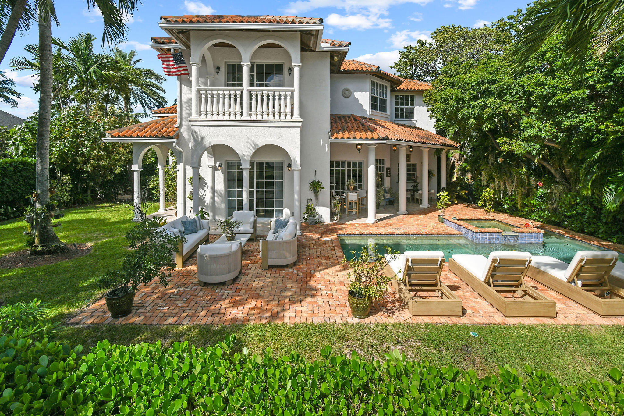 EL CID COURT - Residential