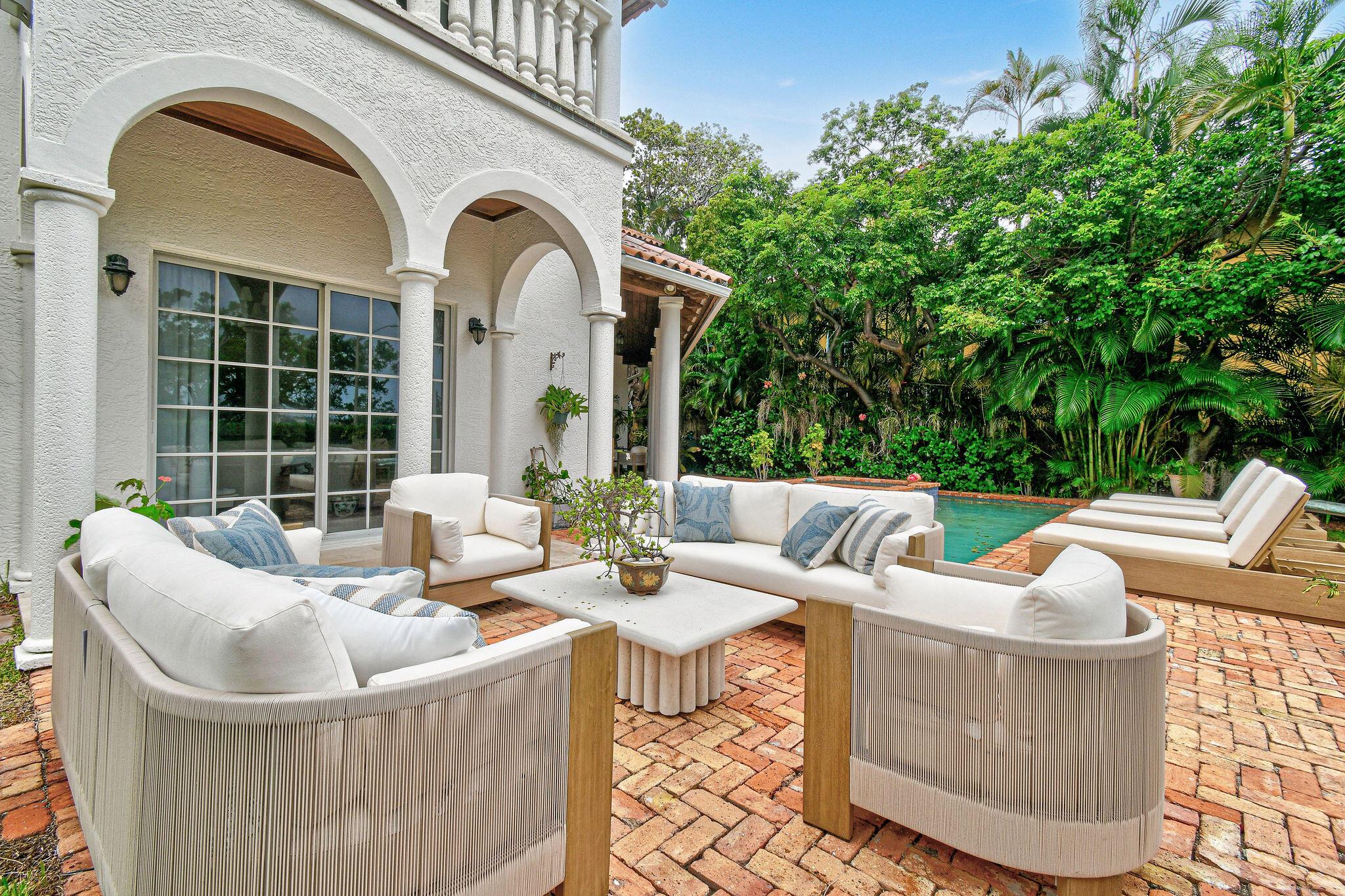 EL CID COURT - Residential
