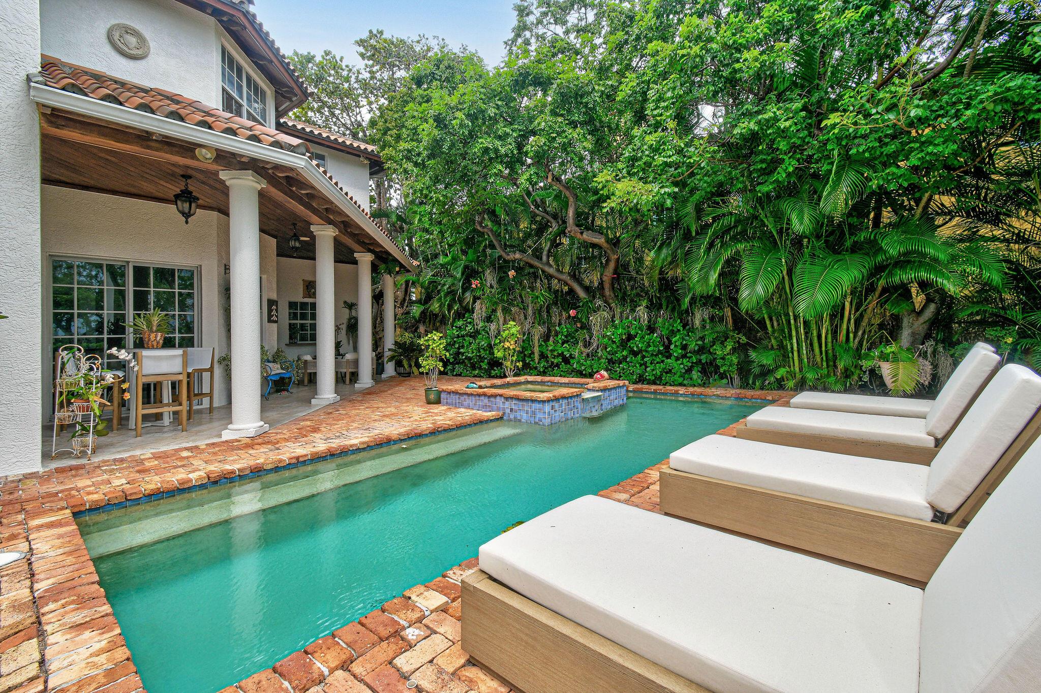EL CID COURT - Residential