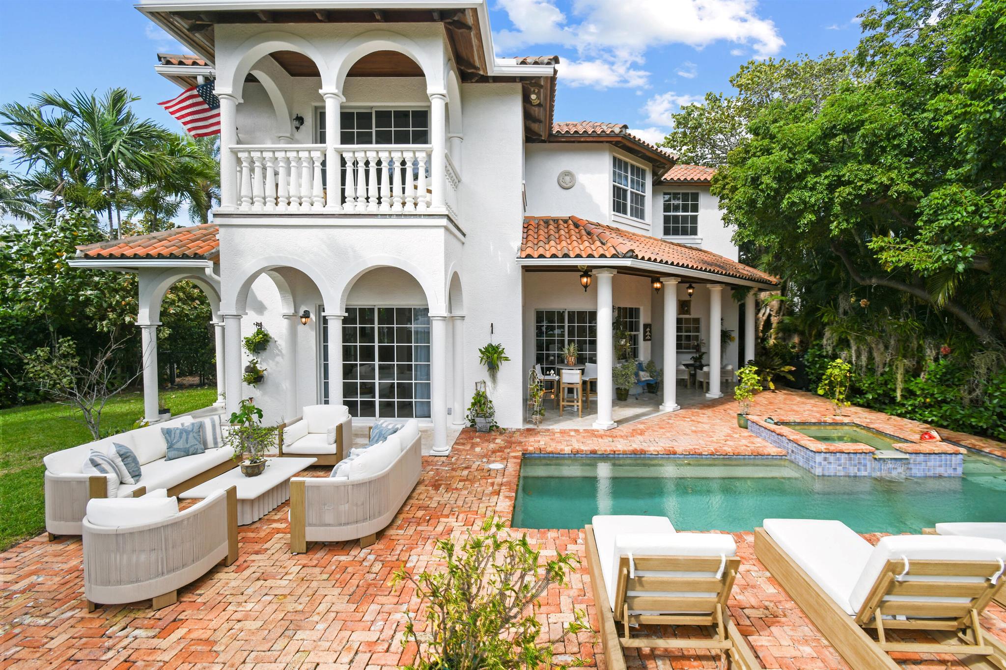 EL CID COURT - Residential