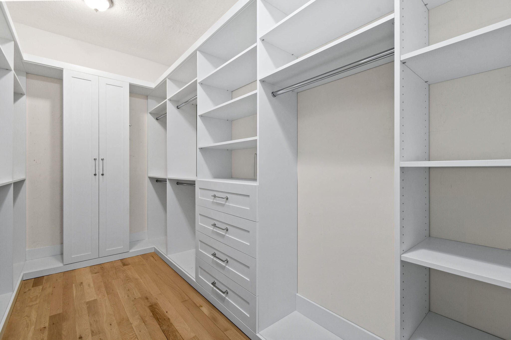 EL CID COURT - Residential