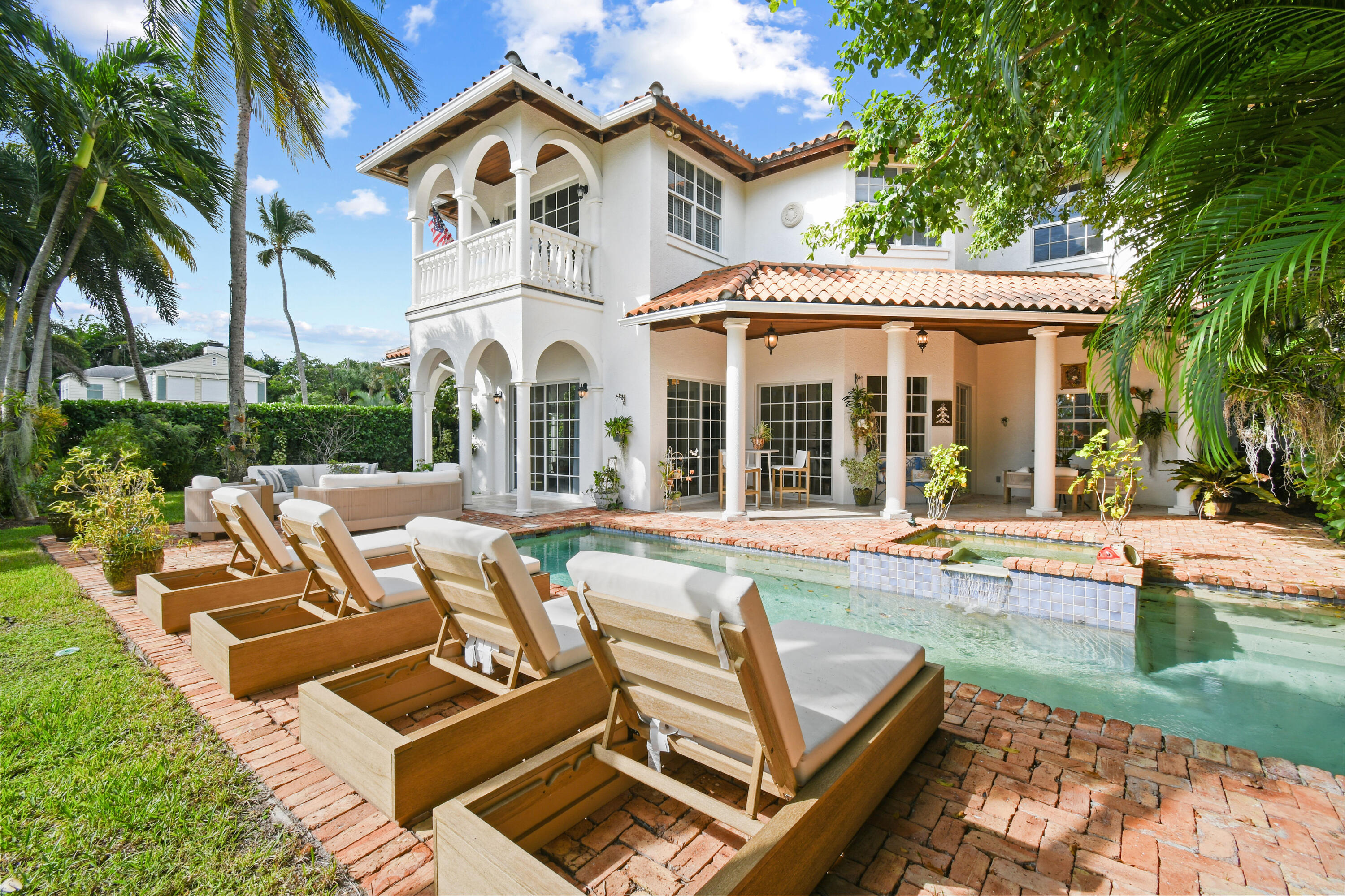 EL CID COURT - Residential