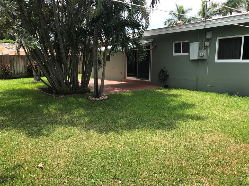 TWIN LAKES NORTH - Residential Lease