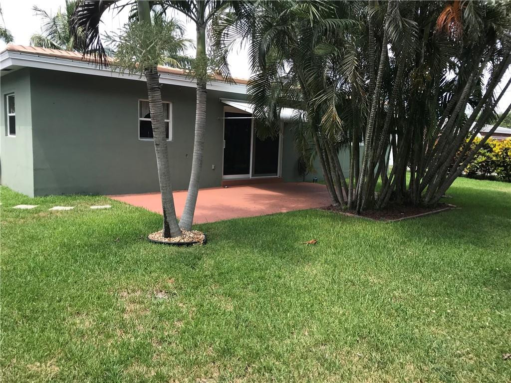 TWIN LAKES NORTH - Residential Lease