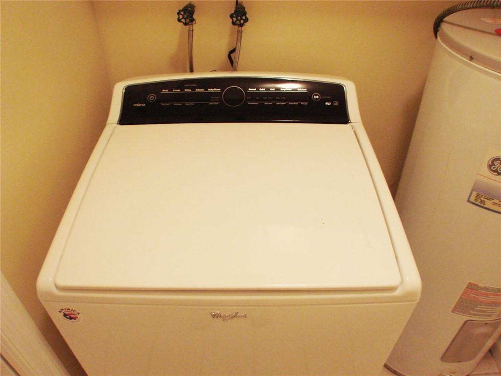 TWIN LAKES NORTH - Residential Lease