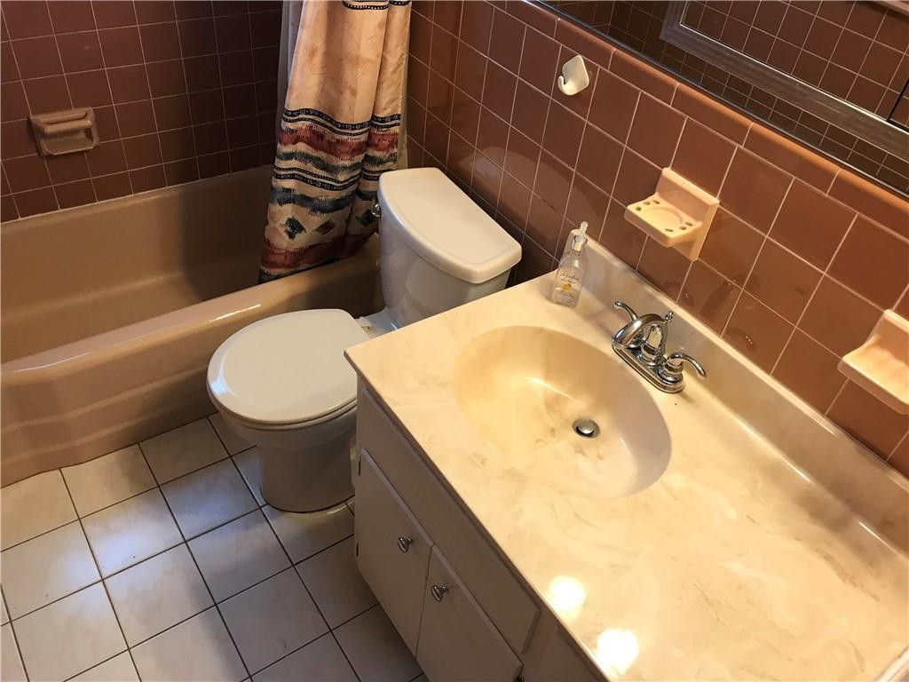 TWIN LAKES NORTH - Residential Lease