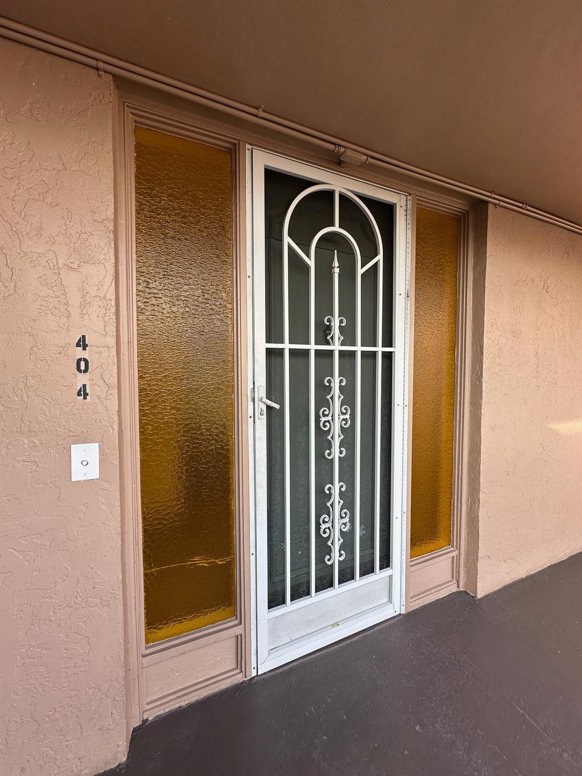 Le Chateau Condo - Residential Lease