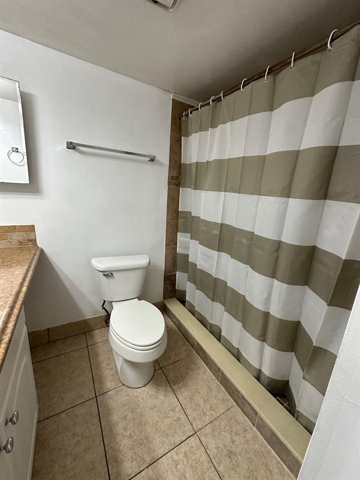 Le Chateau Condo - Residential Lease