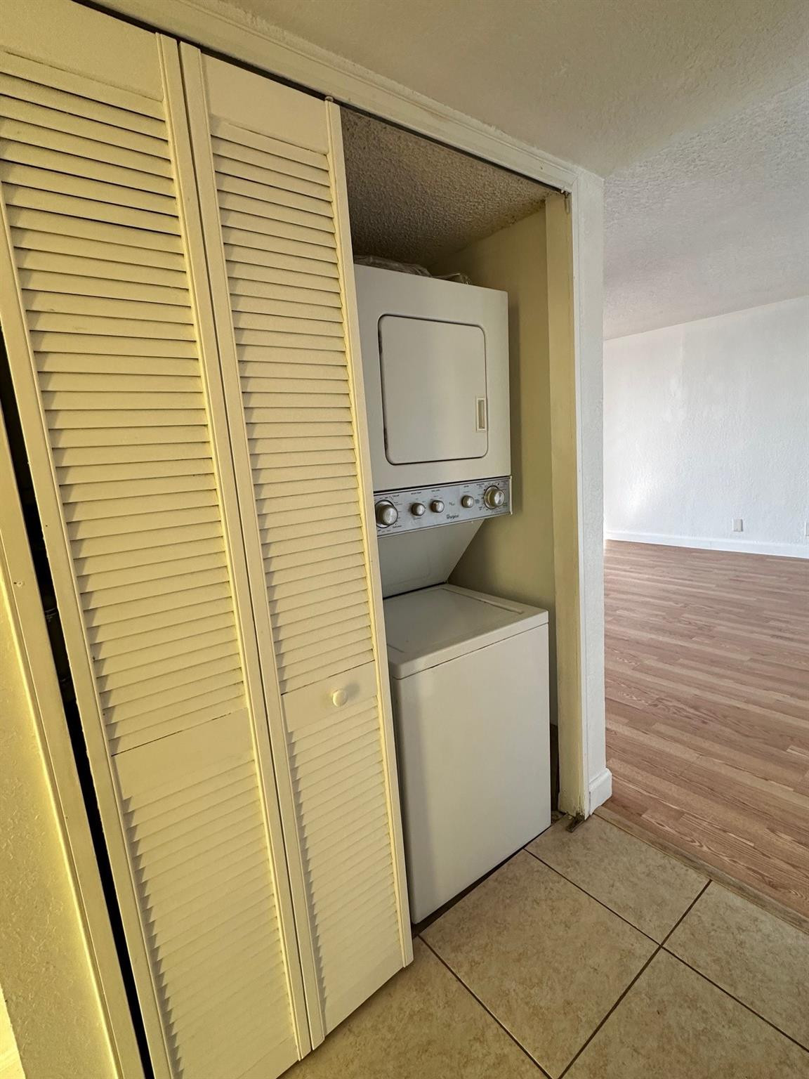 Le Chateau Condo - Residential Lease