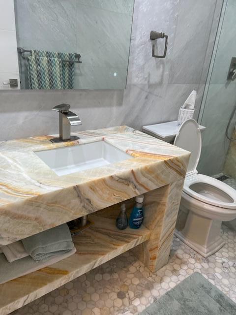 YACHT CLUB ON THE INTRACO - Residential Lease