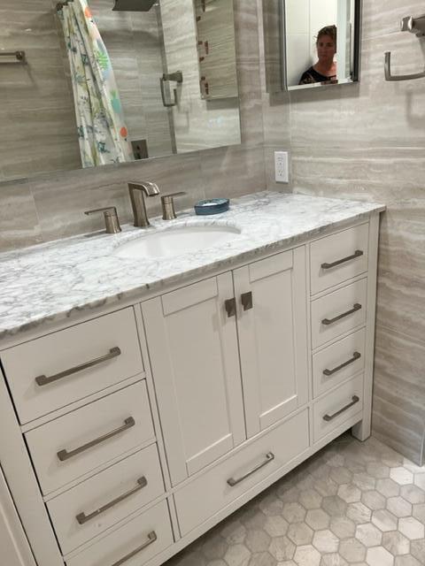 YACHT CLUB ON THE INTRACO - Residential Lease